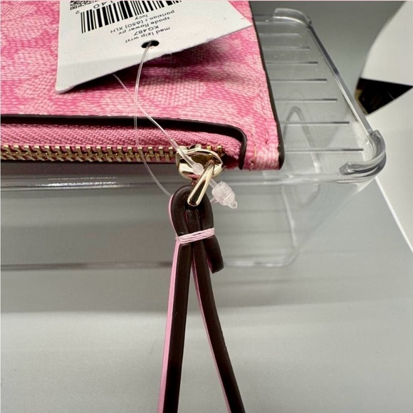 NWT Kate Spade New York Lucy Spade Flower Medium L-Zip Wristlet (Retail $179) - Picture 5 of 8